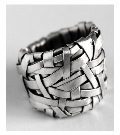 shop for contemporary jewellery: woven ring band handcrafted in fine silver by visual artist gurgel-segrillo